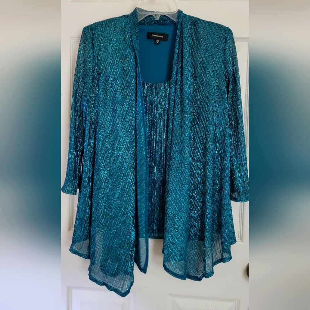 R&M Richards Luxurious Mettalic Green Blouse Made in USA 🇺🇸